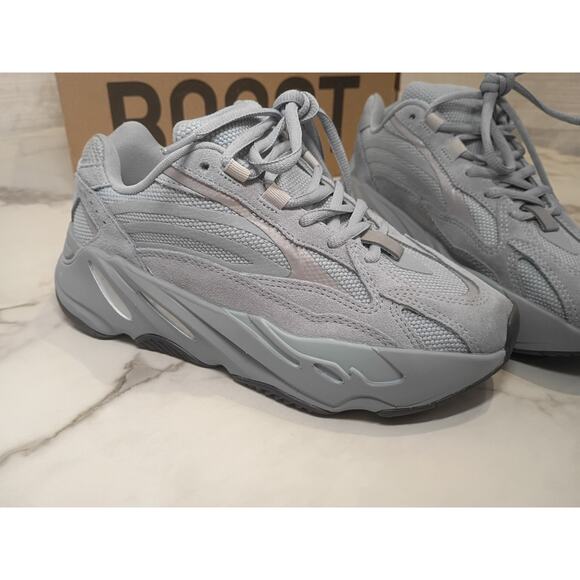 adidas Yeezy 700 V2 Hospital blue size 5 mens used main image 8
